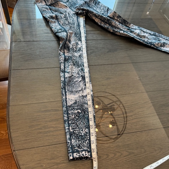 Lululemon Speed Up Tight *Full-On Luxtreme 28" Wildwood Multi 45484 - Picture 12 of 16